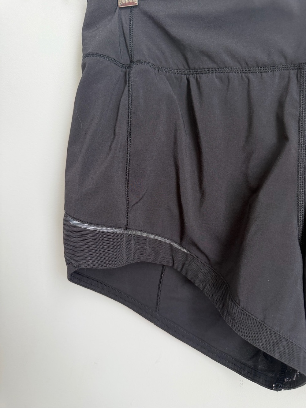 Lululemon Women's Gait Keeper
Short 3.5" Inseam Lined Black Reflective Sz 4 - Picture 3 of 8
